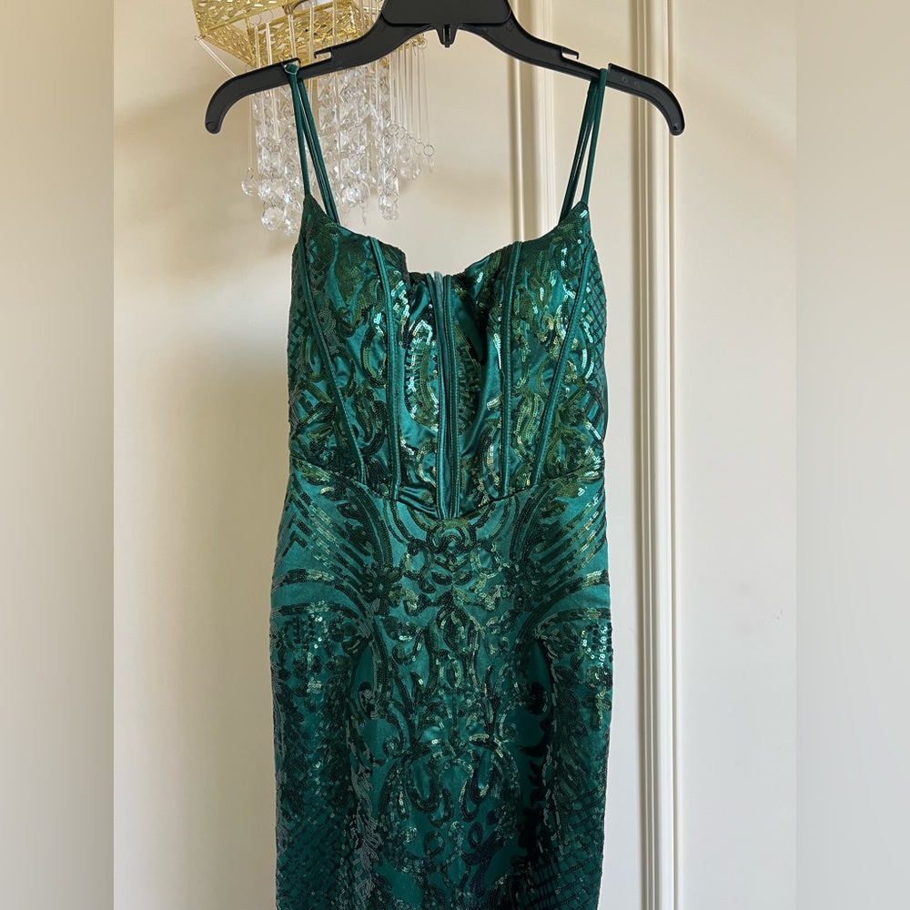 NWOT Sz 1/2 B. DARLIN Formal Sequin Corseted dark green full length dress